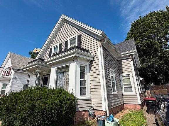 4th image of 54 Clinton St