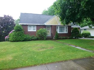 706 Harpur Dr, Endwell, NY 13760