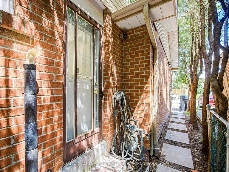 46 Hinchley Wood Grv #BASEMENT — Photo 19
