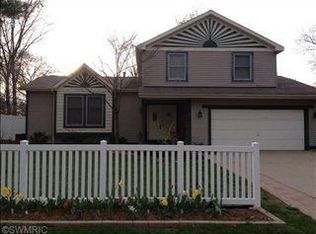 17224 Benjamin Ave, Spring Lake, MI 49456