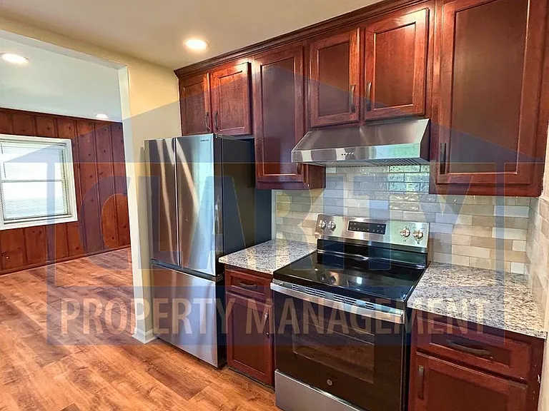 3002 Saint Paul St — Photo 11