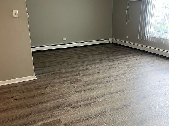 3rd image of 5740 W 108th St #1C