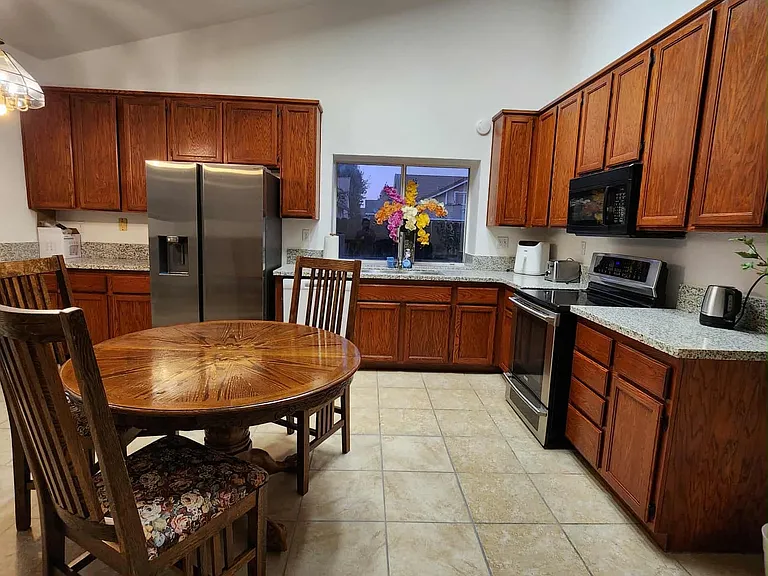 8148 Silverleaf Way — Photo 2