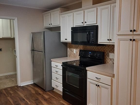 3rd image of 1006 Coushatta Trl