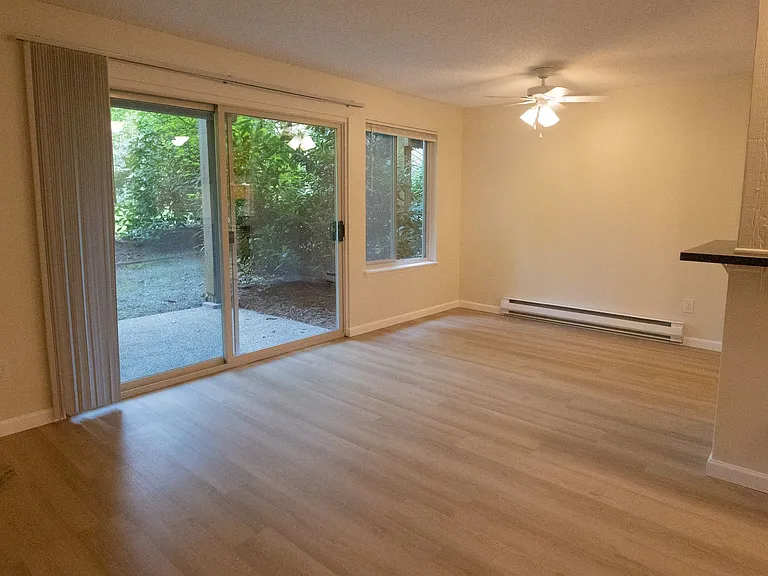 Willow Creek Apartments — Photo 6