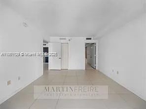 31 SE 6th St #1402 — Photo 14