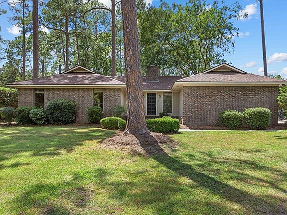 2nd image of 2239 Oakgrove Cir