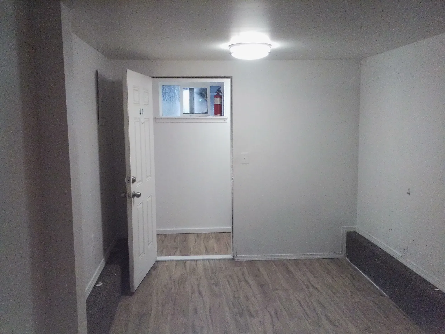 Studio, 350 sqft, $1,500 — Photo 3