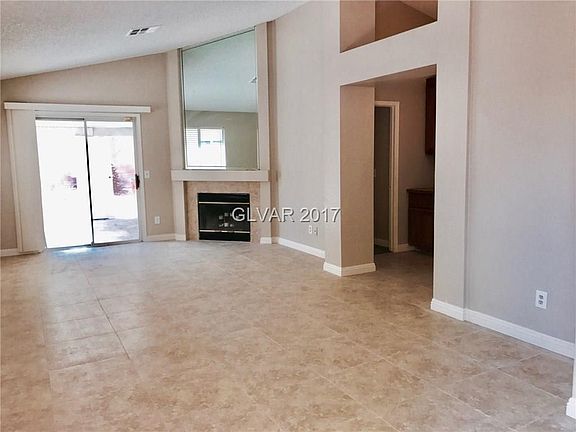 3rd image of 7915 Cadenza Ln
