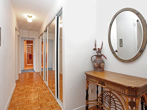 2nd image of 12 Old Mamaroneck Rd APT 5C