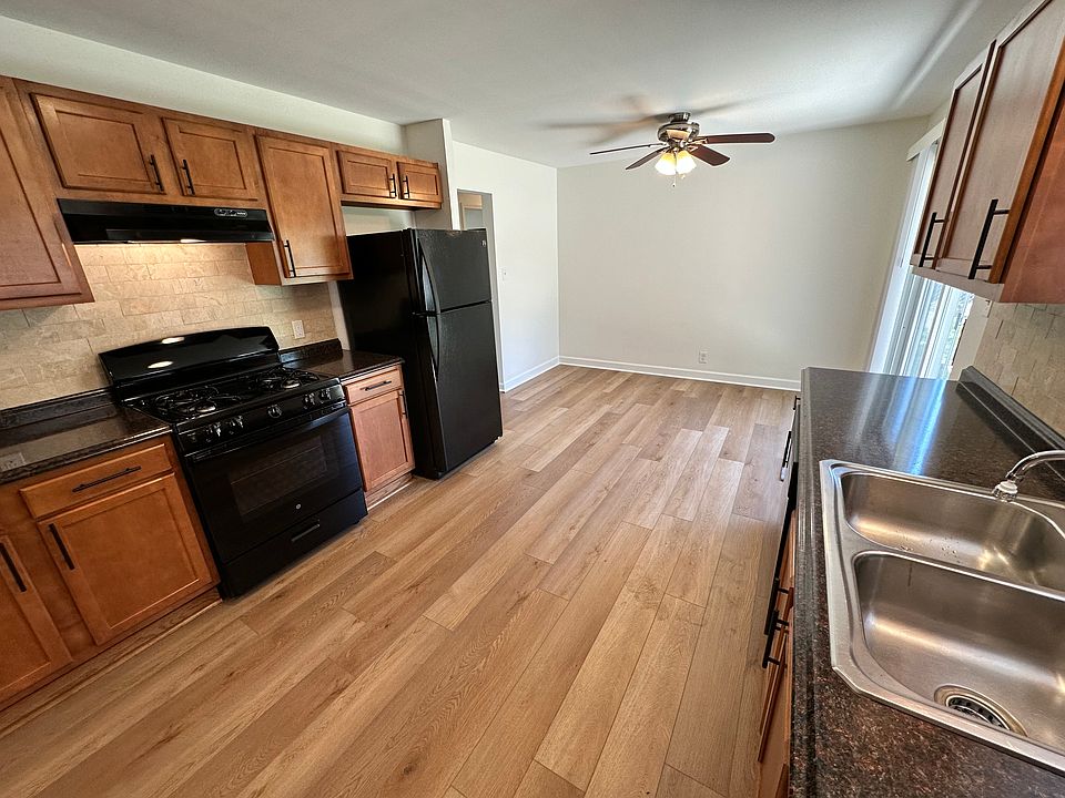 Dine-In Kitchen