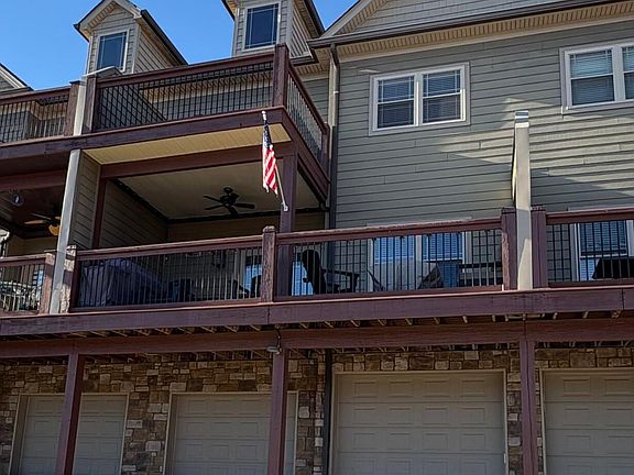 2nd image of 160 Broadleaf Ln #300