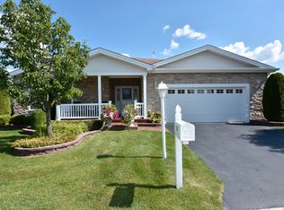 111 Jockey Ct, Grayslake, IL 60030