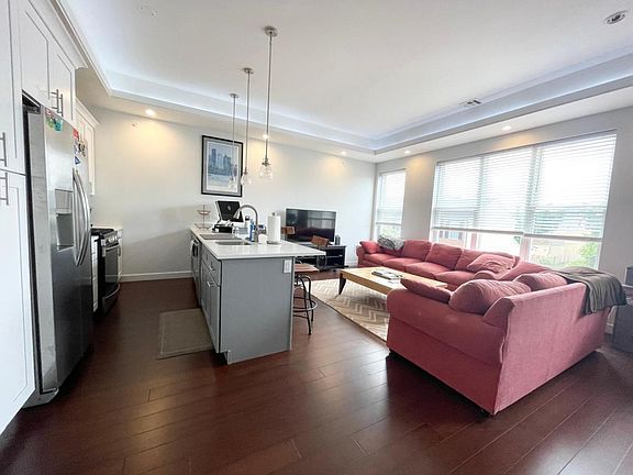 2nd image of 1337 N Franklin St #2D