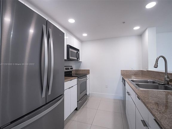 4th image of 117 NW 42nd Ave APT 912