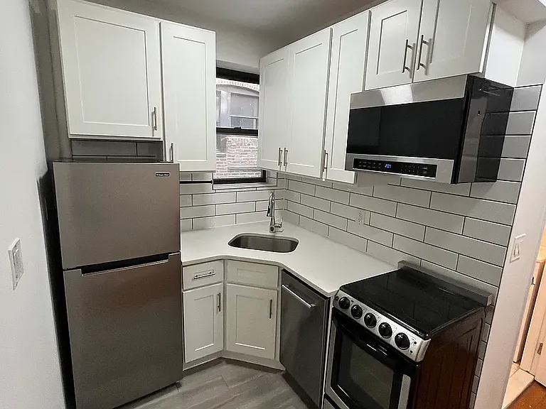 532 E 82nd St #10 — Photo 1