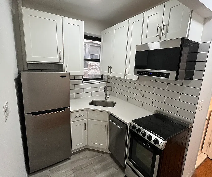 532 E 82nd St #10