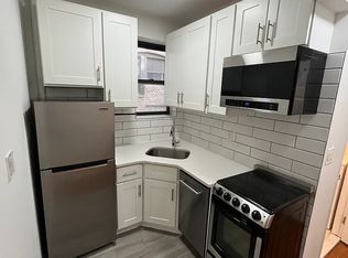 532 E 82nd St #10, New York, NY 10028