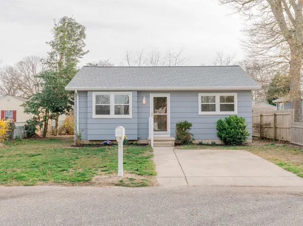 102 Rose Ln, Villas, NJ 08251