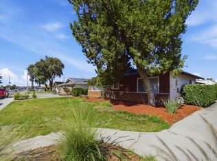 796 W Devonshire Ave APT B, Hemet, CA 92543
