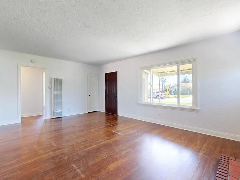 1400 N Dominion Ave — Photo 5