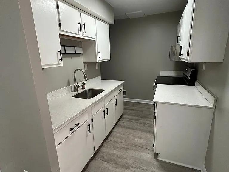 11728 Tazwell Dr — Photo 2