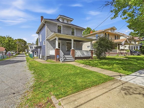 4th image of 1023 Beckford St