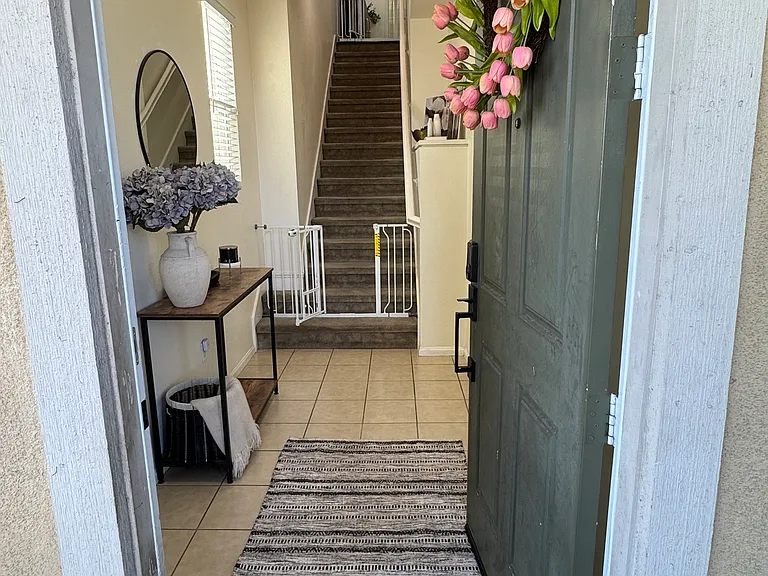441 S Glendora Ave — Photo 6
