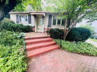 1727 Henrietta St, Birmingham, MI 48009