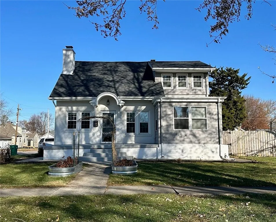 3232 Richmond Ave photo 1