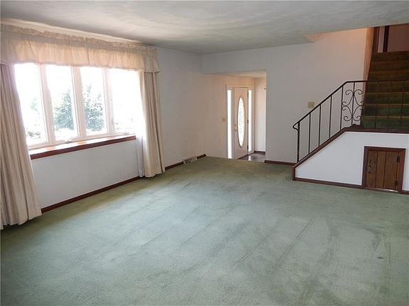 4th image of 56 Fitch Ln