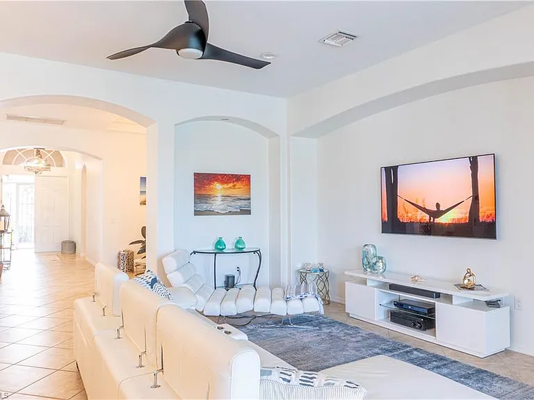 14059 Mirror Ct — Photo 6