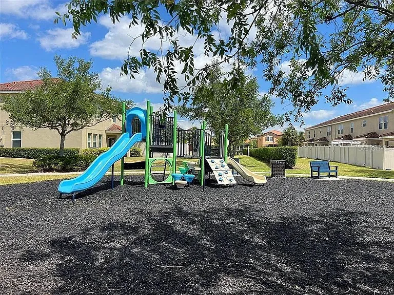 2002 Fishtail Fern Way — Photo 17