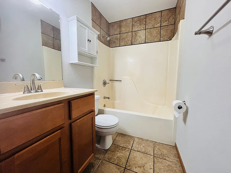 Shadow Ridge Apartments — Photo 36