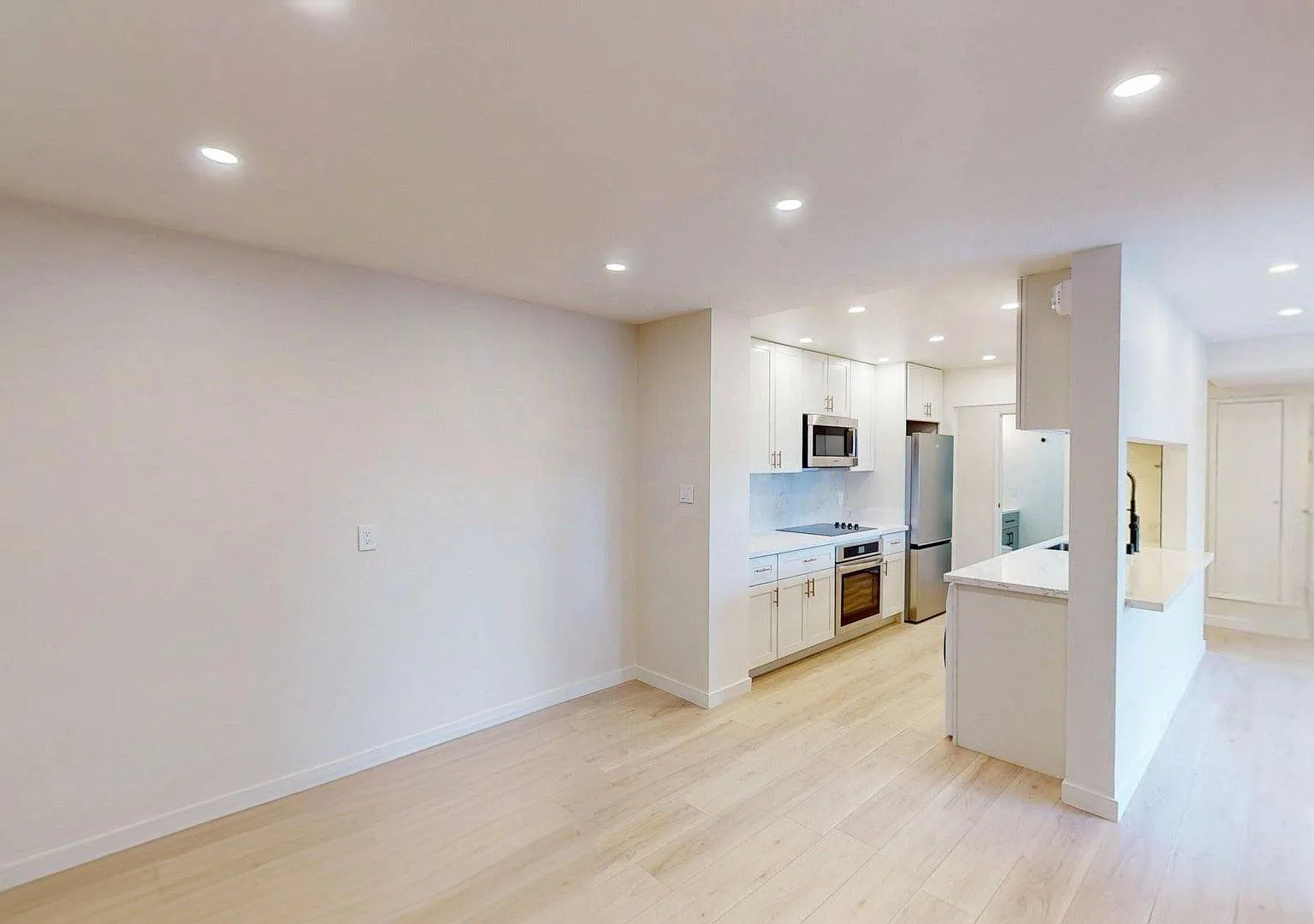 2 bed, 1130 sqft, $5,800 — Photo 3