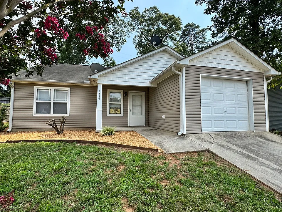 3236 Ridgewood Place Dr