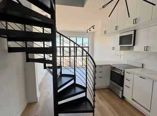 2420-2422 3rd St #8, San Francisco, CA 94107