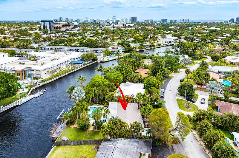 Building Photo - 1733 Coral Gardens Dr