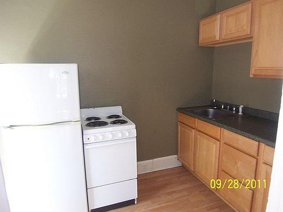 5th image of 111 6th Ave N APT 10