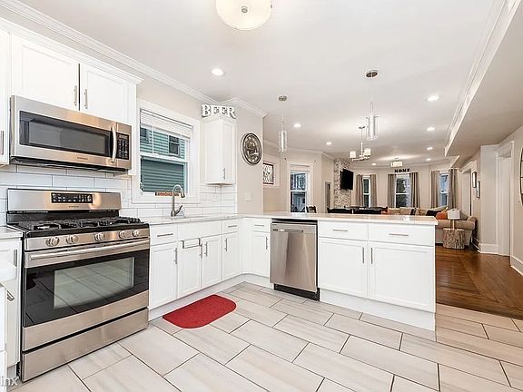 a85e87ec6b019296bbff6cd3719ad61f-uncropped_scaled_within_153