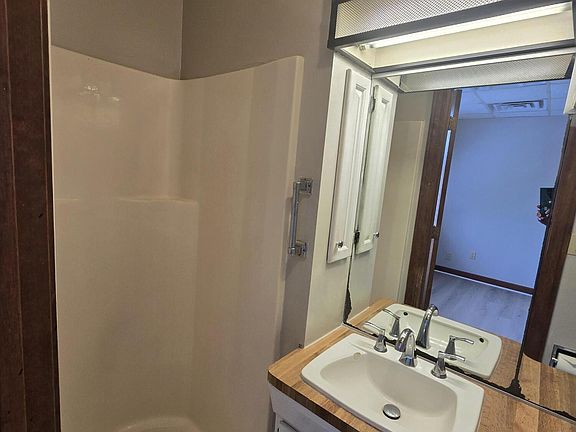 5th image of 1221 Riverside Ave #407