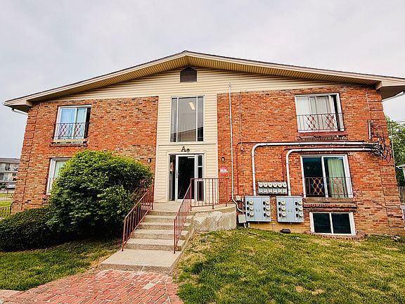 3rd image of 1708 Jennifer Rd #D6