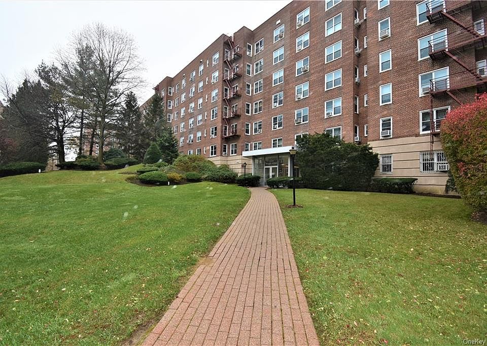 1st image of 1304 Midland Ave APT A33