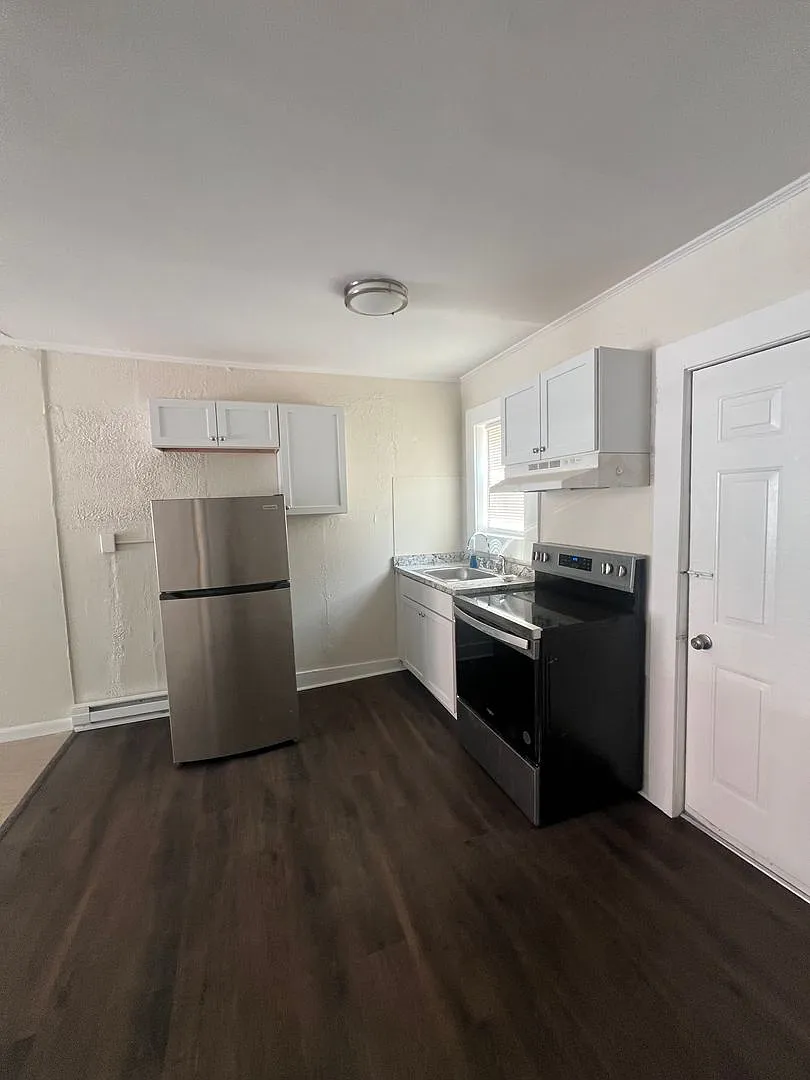 132-136 W South St — Photo 1