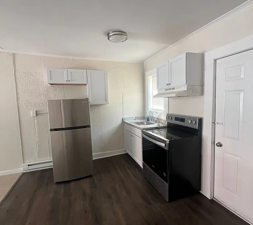 132 W South St
