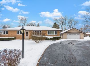 525 67th Pl, Willowbrook, IL 60527