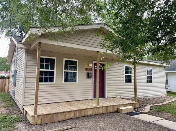 1604 S 3rd St, Mattoon, IL 61938