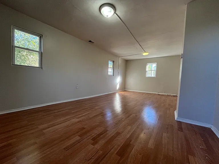 2340 Broadway Ave #2 — Photo 2