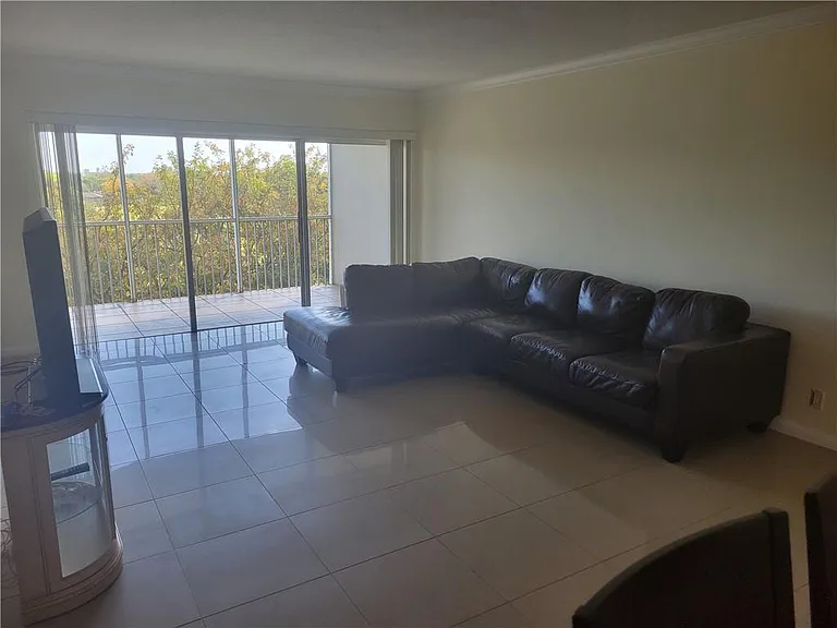 3050 N Palm Aire Dr #508 — Photo 11