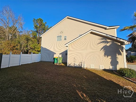 5th image of 114 Magnolia Drive
